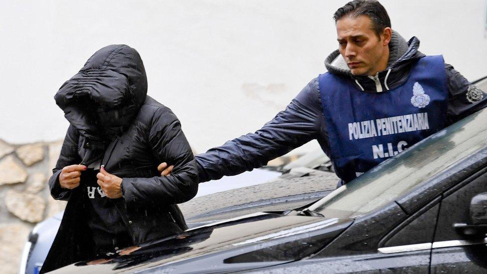 Woman held in anti-Camorra raid, Dec 2017