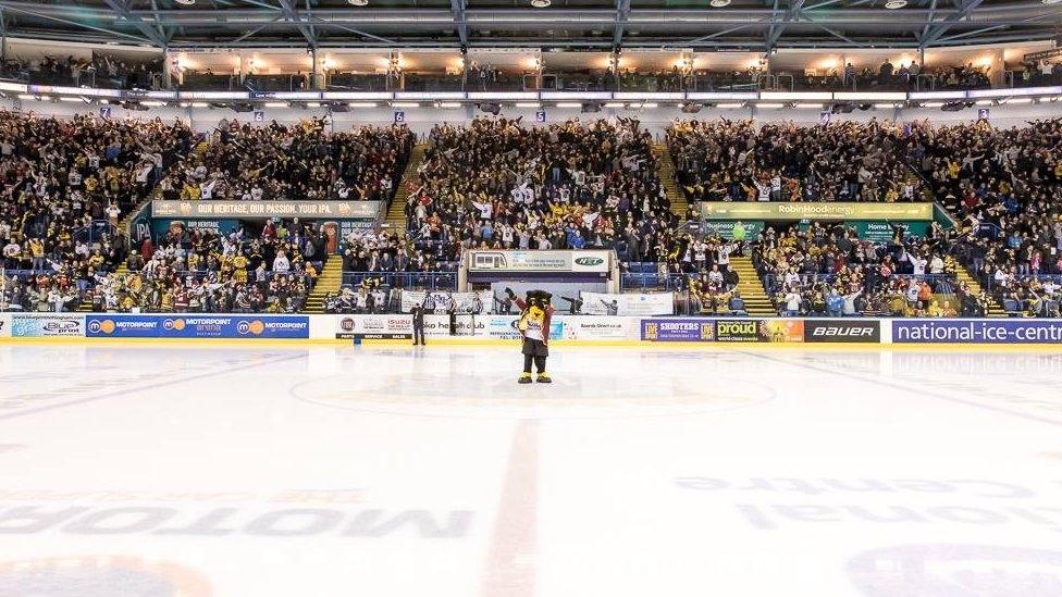 Nottingham Panthers' mascot does the dab