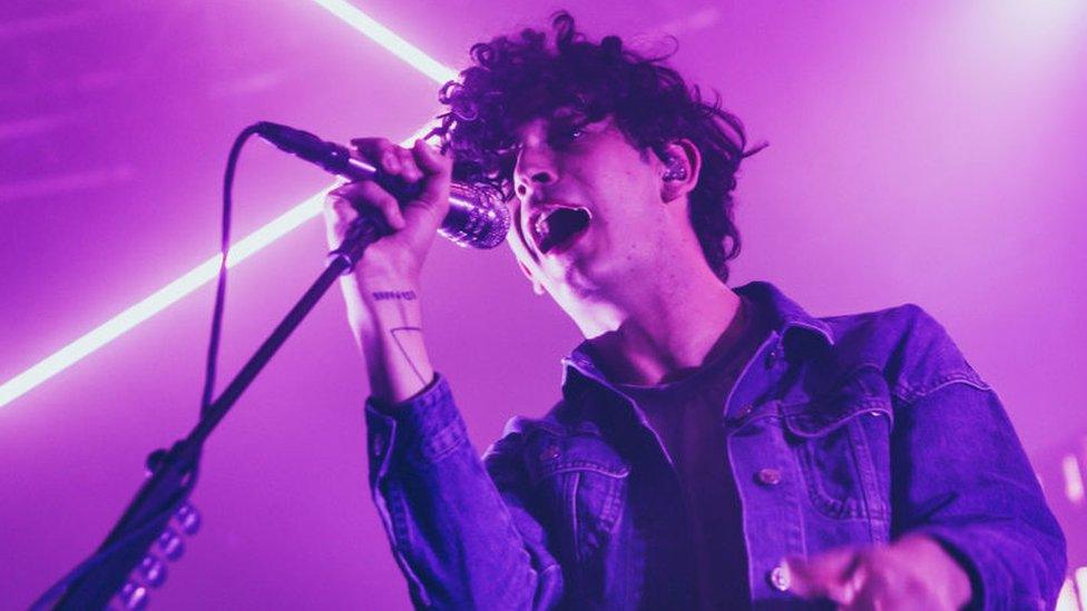 Matt-Healy-of-The-1975.