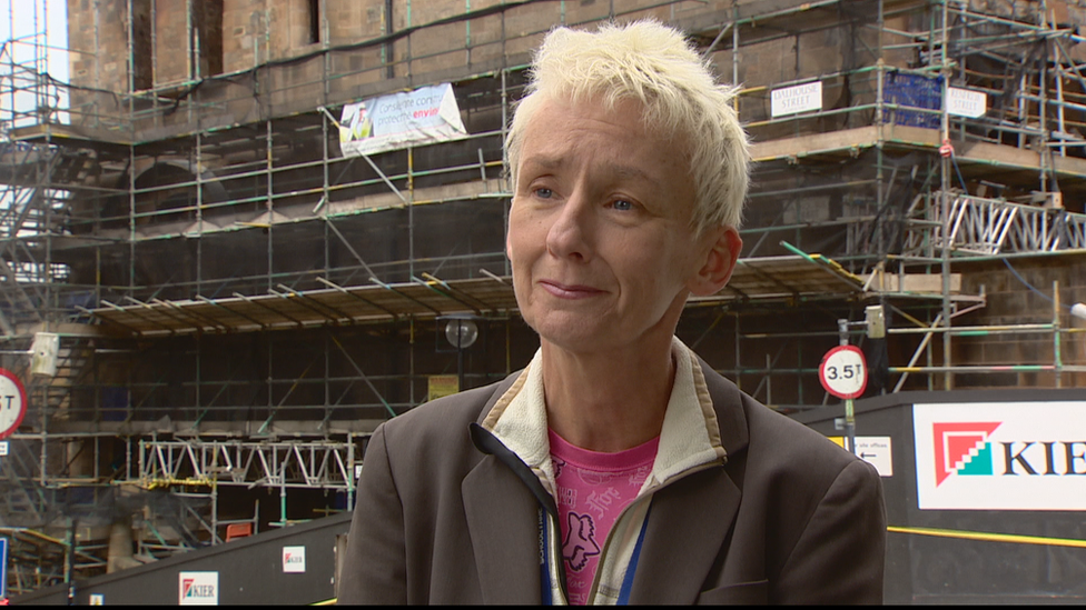 Muriel Gray outside Mackintosh building