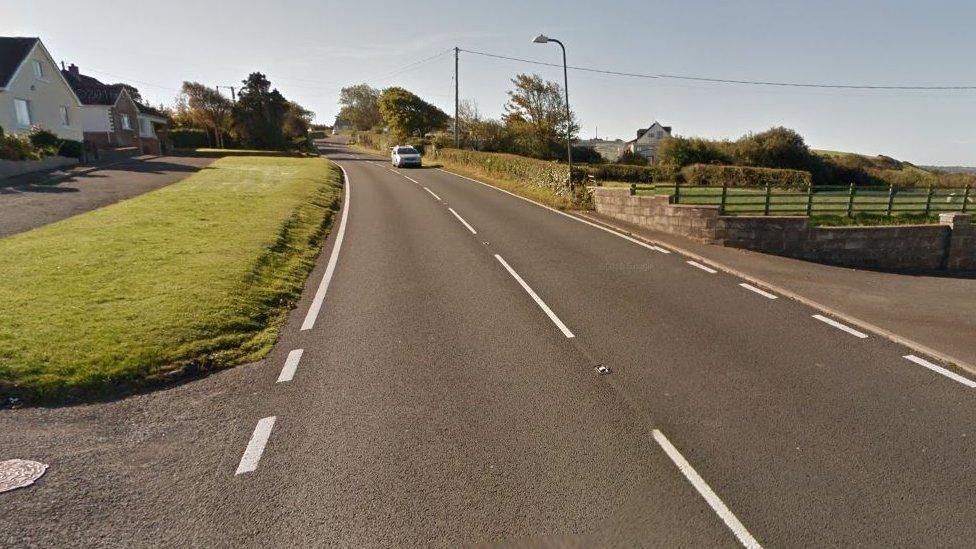 The A487 near Ffos-y-ffin