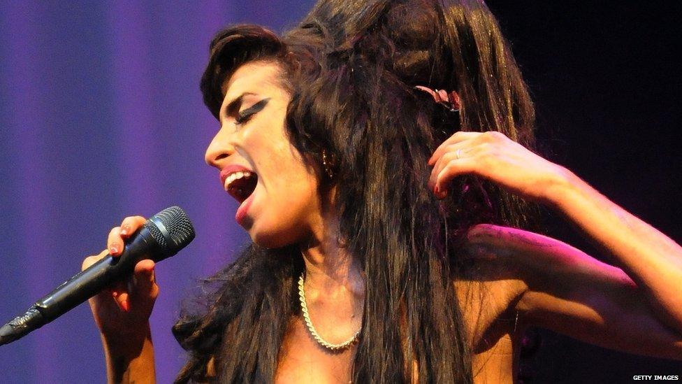 Amy Winehouse singing