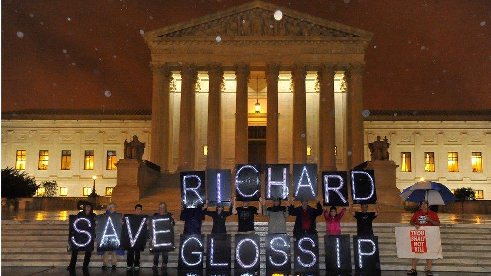 Anti-death penalty activists rally outside the US Supreme Court in a final attempt to prevent the execution of Oklahoma inmate Richard Glossip on 29 September 2015 in Washington