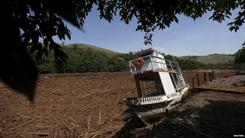 Environmental damage to the Doce River