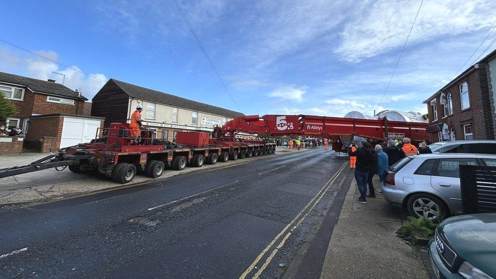 The abnormal load navigating street corners