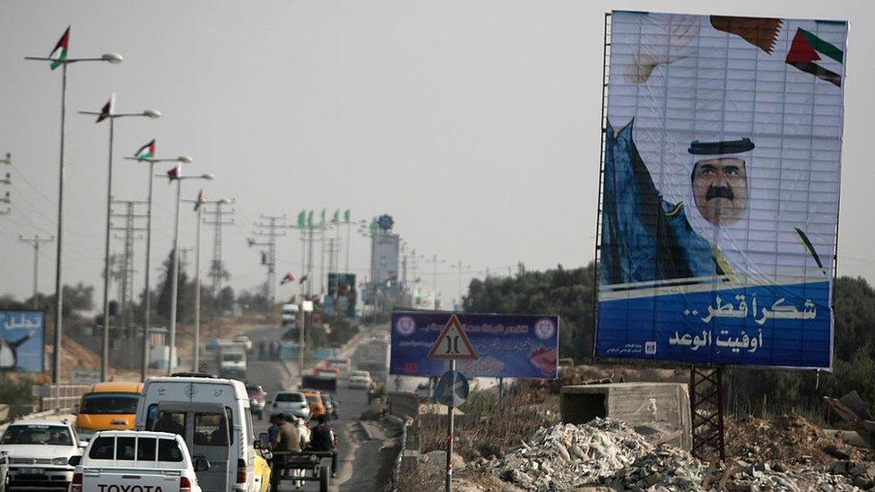 Picture of the former Emir of Qatar, Sheikh Hamad bin Khalifa Al Thani, on display in Gaza City during a visit on 22 October 2012