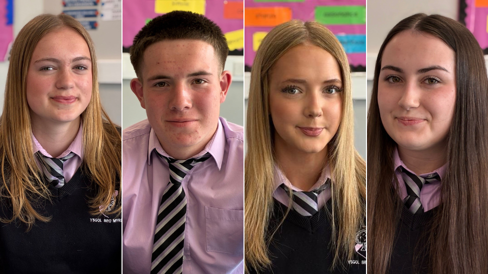 O'r chwith i'r dde: Miriam, Fraser, Beca ac Efa