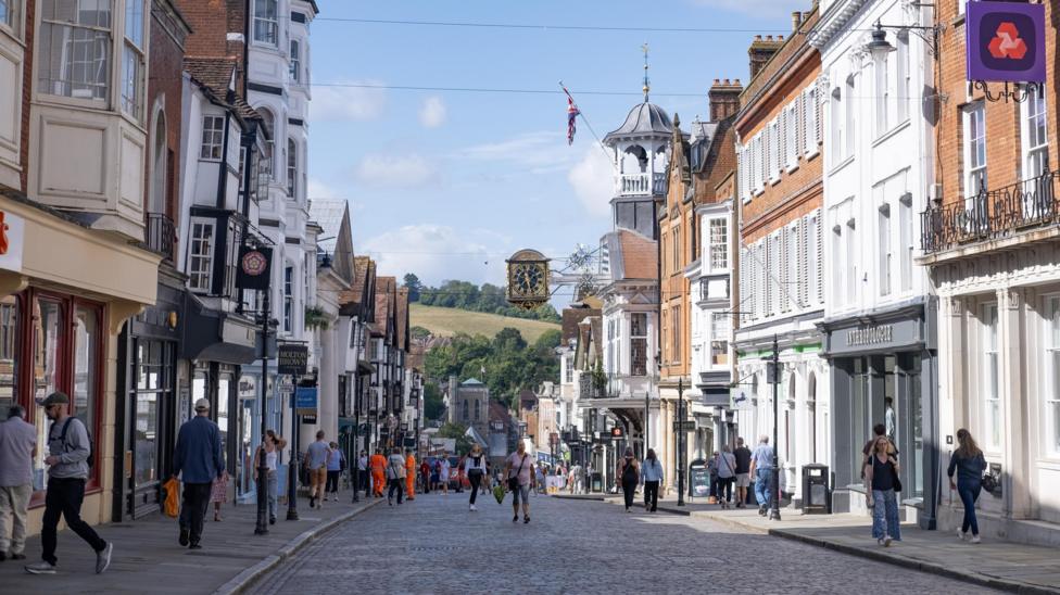Surrey: Latest round of Guildford funding initiative opens - BBC News