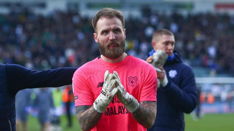 Cardiff City goalkeeper Jak Alnwick suffers hamstring injury during game against Plymouth