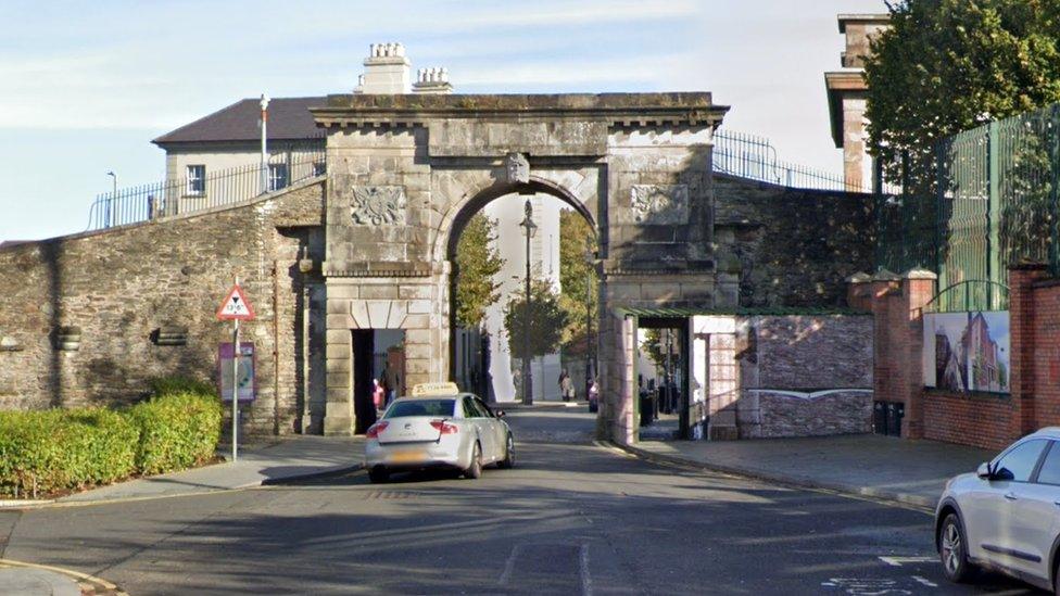 Derry walls