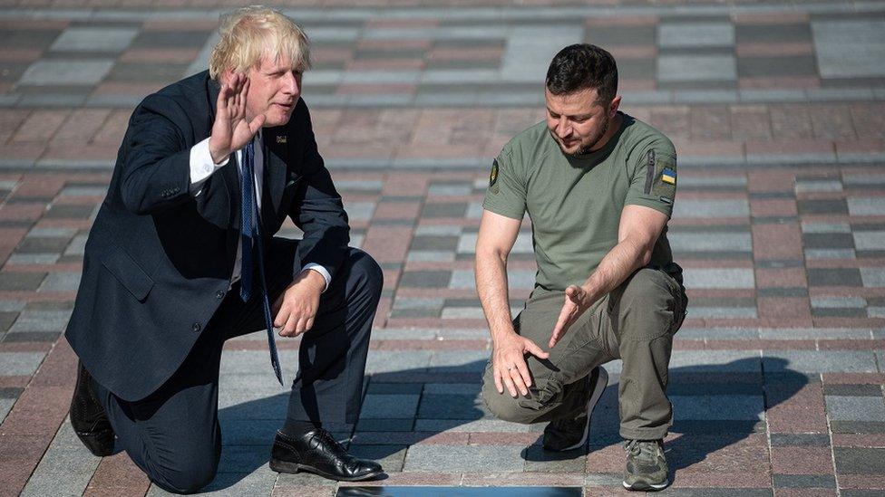 Boris Johnson and Volodymyr Zelensky