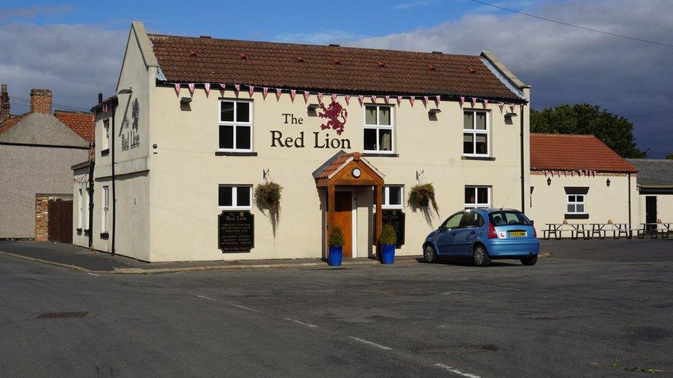 The Red Lion pub in Crowle