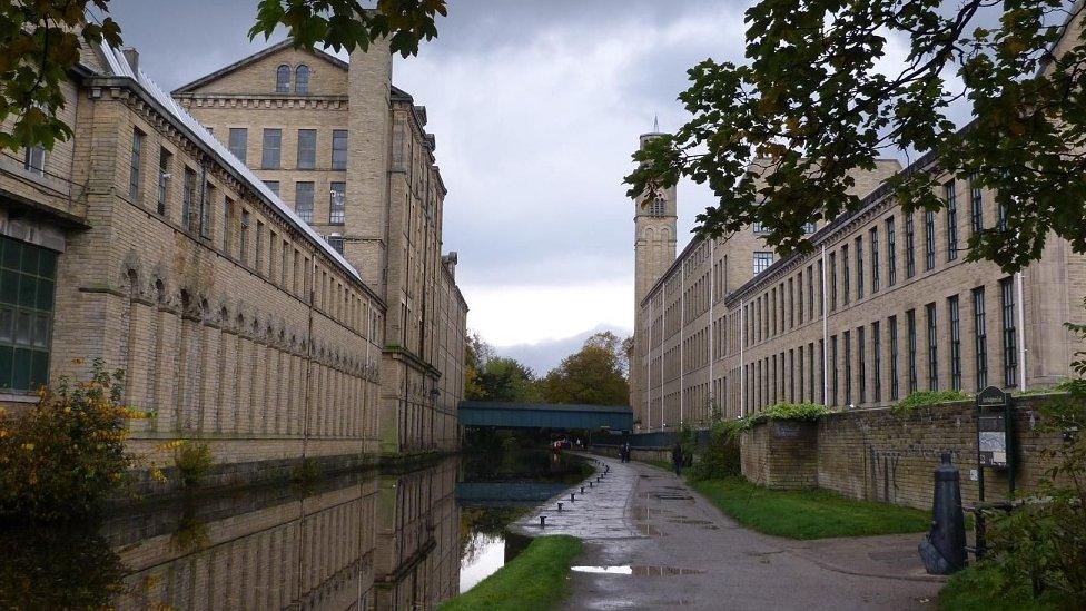 Leeds Liverpool Canal tow-path