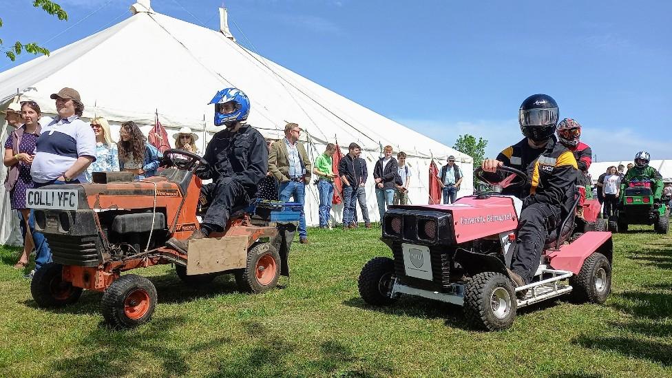 Lawnmower racing