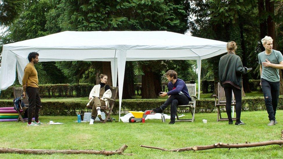 Prasanna Puwanarajah (Orsino), Heida Reed (Olivia), Tom Weston-Jones (Sebastian), Deirdre Mullins (Viola), Max Bennett (Sir Toby Belch)