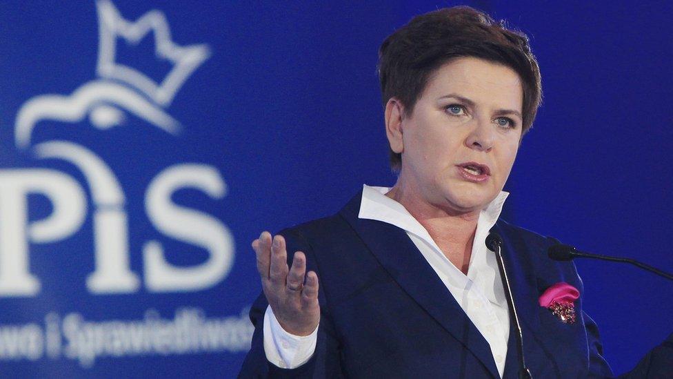 Beata Szydlo of PiS at party rally, 22 Oct 15