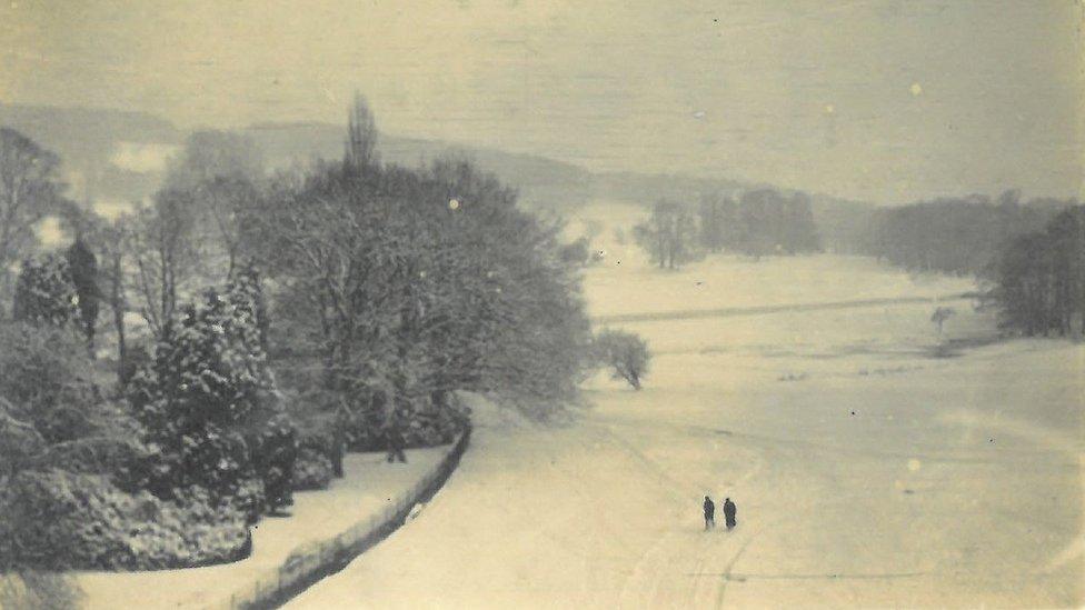 Soldiers walking in the snow, Jan or Feb 1917 looking south east from Longleat House