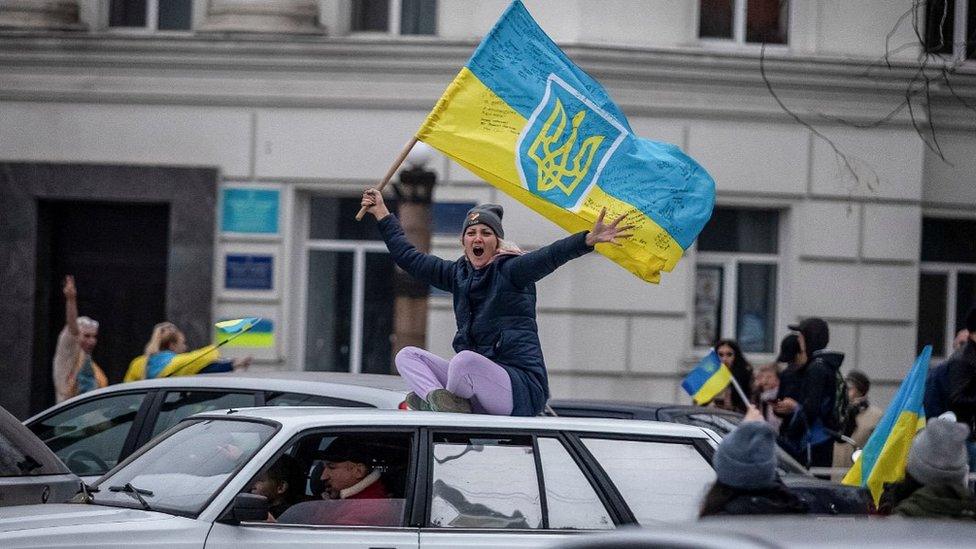 Ukrainians celebrating in Kherson, 13 Nov 22