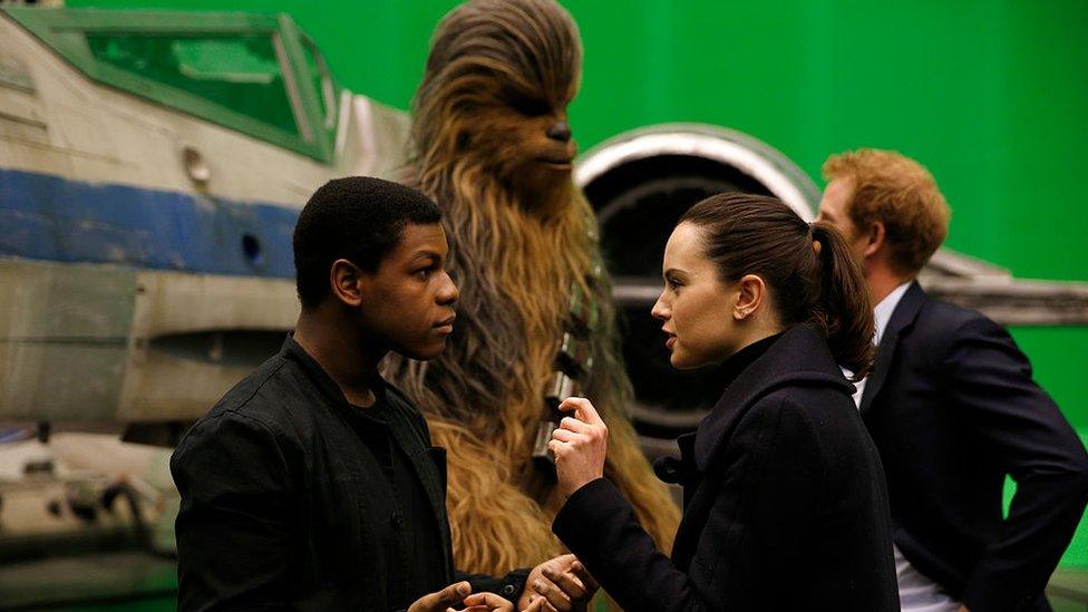 Cast of Star Wars in The Rise of Skywalker on the Pinewood Studios set