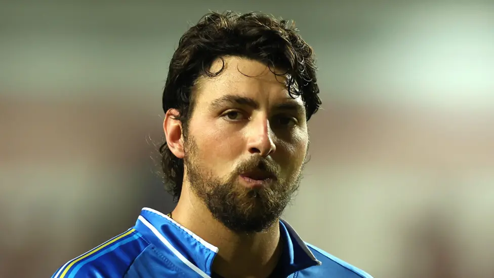 Los sensacionales 98 de David llevan a los Bulls al título de la Liga T10