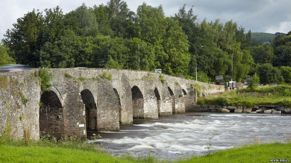 Pont Brynbuga