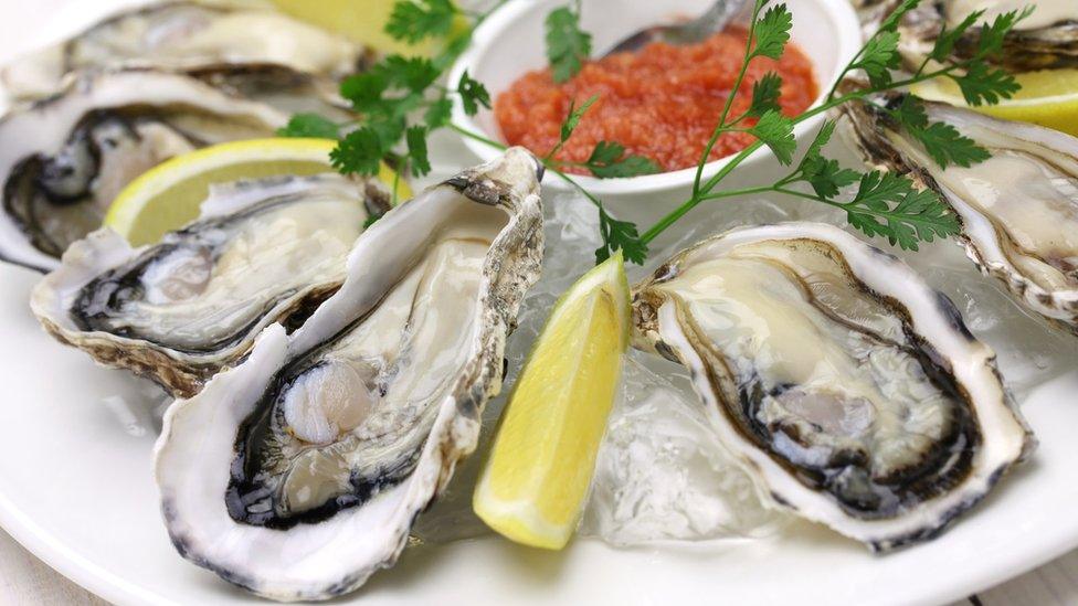 A dish of oysters