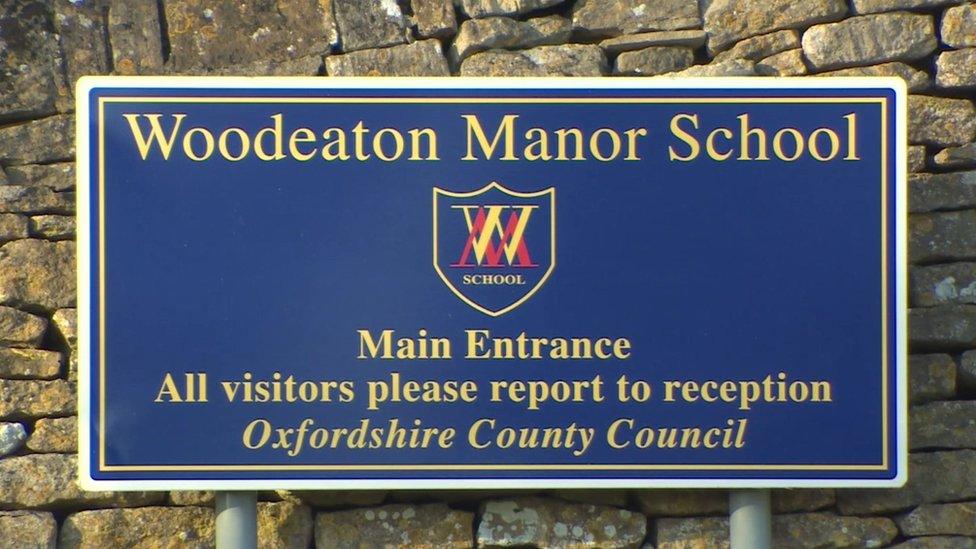 Woodeaton Manor School entrance sign