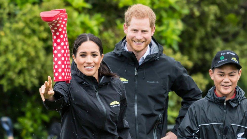 Meghan-welly-wanging-in-New-Zealand.