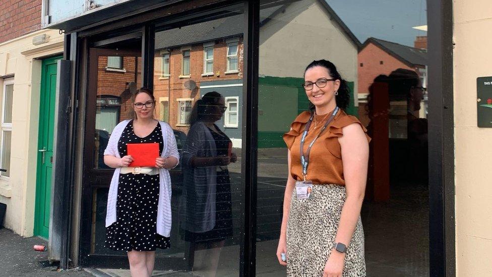 Gráinne Carson in front of Patisserie G