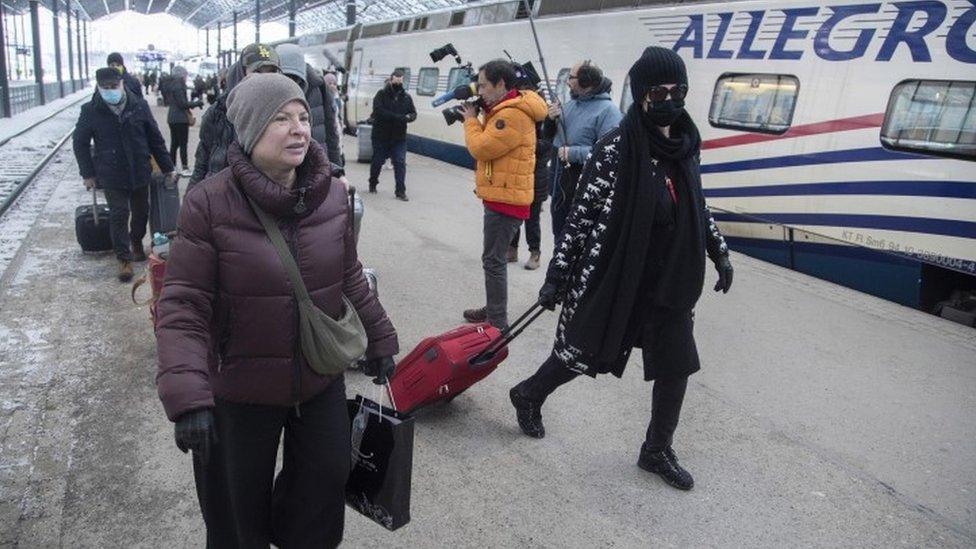 Russians arrive by train in Helsinki - 9 March