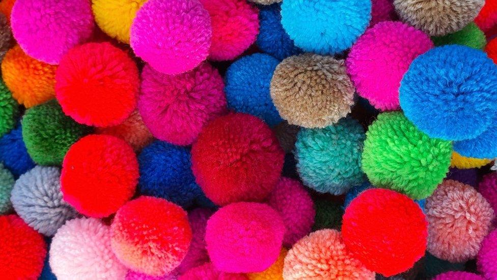 pompoms