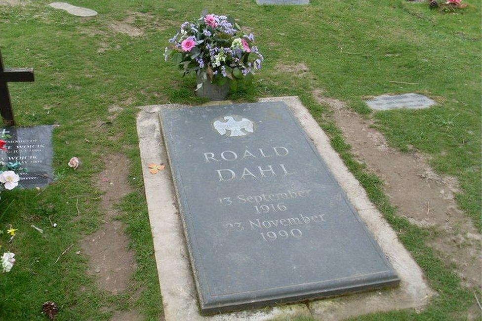 Roald Dahl's grave