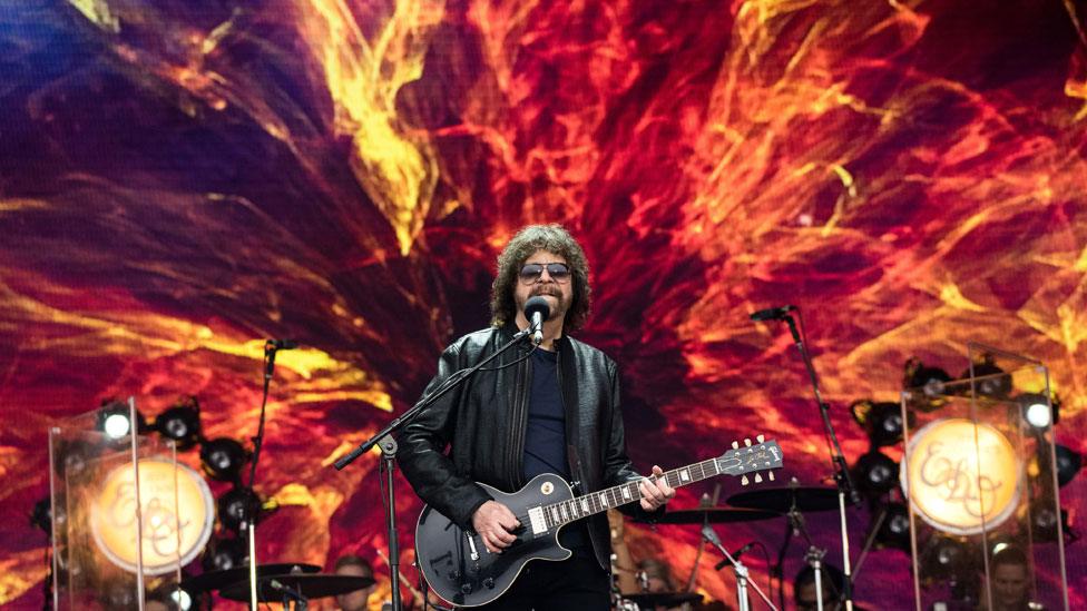 Jeff Lynne performing with ELO