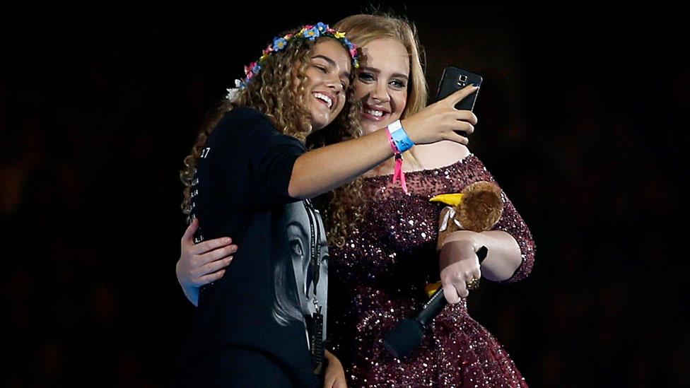 Adele with fan in Auckland