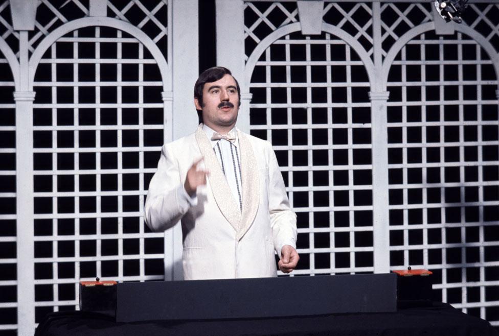 Terry Jones as Arthur Ewing in the Musical Mice sketch