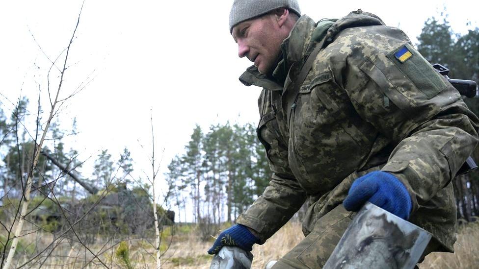 Ukrainian soldier near Makariv