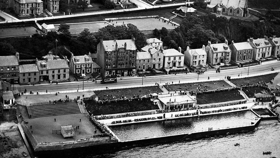 The outdoor pool at Gourock, pictured in 1930