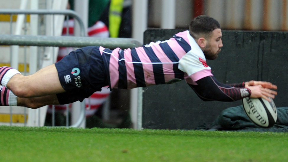 Aled Summerhill dives over for Cardiff BLues