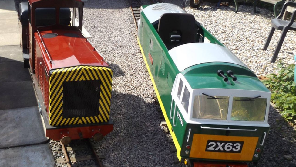 Trains at Fancott Arms