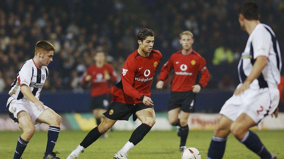 Ronaldo playing for Manchester united