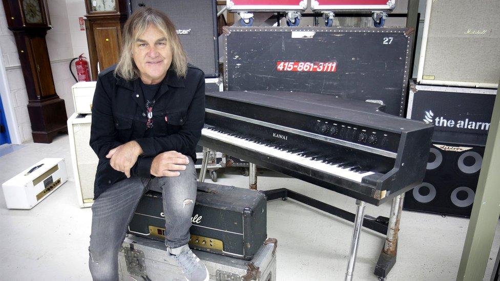 Mike Peters of The Alarm with the electric baby grand piano