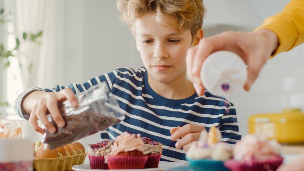 boy-baking.