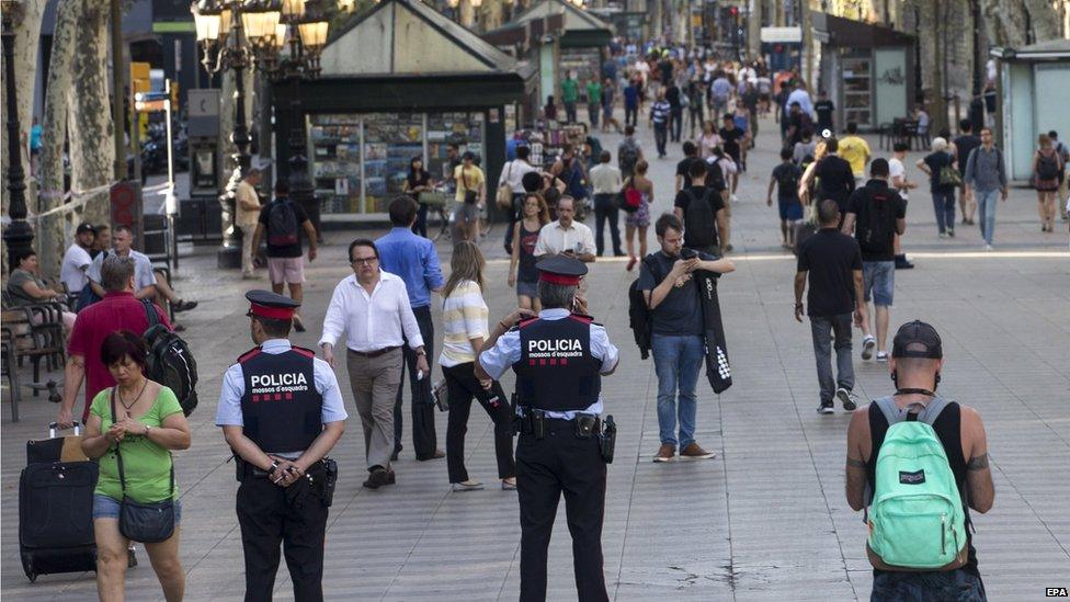 Police standing at Las Ramblas in Barcelona