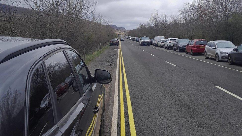 Drivers parking on double yellow lines