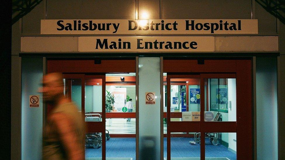 Main entrance to Salisbury District Hospital