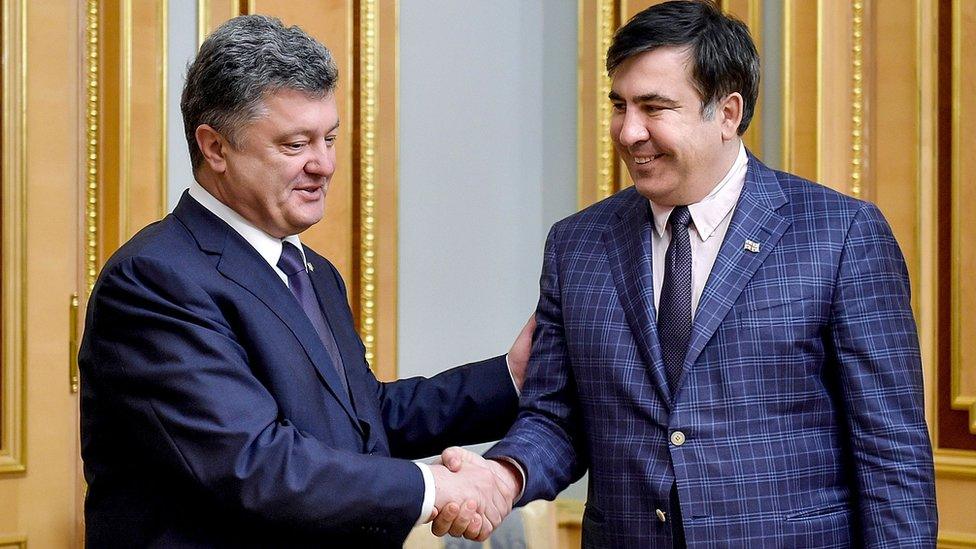 President Poroshenko (L) with Mr Saakashvili, 1 Jun 2015