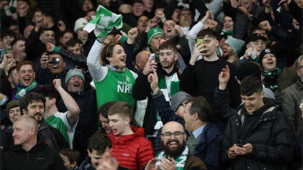 hibs fans at hampden