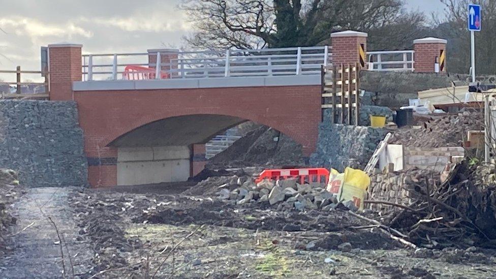 The new canal bridge