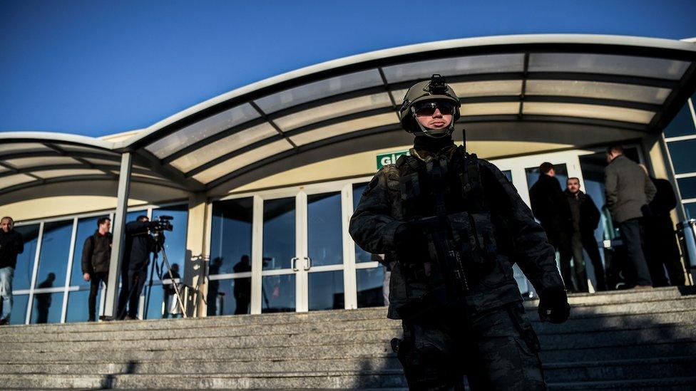 Turkish special force soldiers stand guard at the courthouse on 27 December at Silivri jail in Istanbul