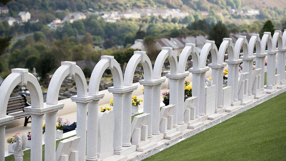 The graves of victims of the Aberfan disaster